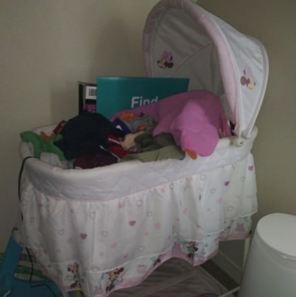 girl bassinet